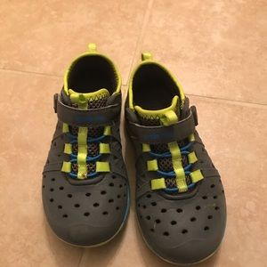 Stride rite Phibians